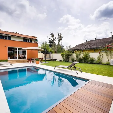 Villa Maison Familiale Climatisee Avec Piscine *